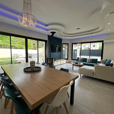Villa 16 Personnes - Jacuzzi -wi-fi Netflix - Parking