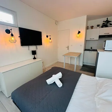 ヴィラ 16 Personnes - Jacuzzi -wi-fi Netflix - Parking