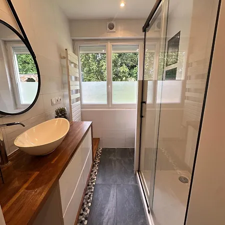16 Personnes - Jacuzzi -wi-fi Netflix - Parking