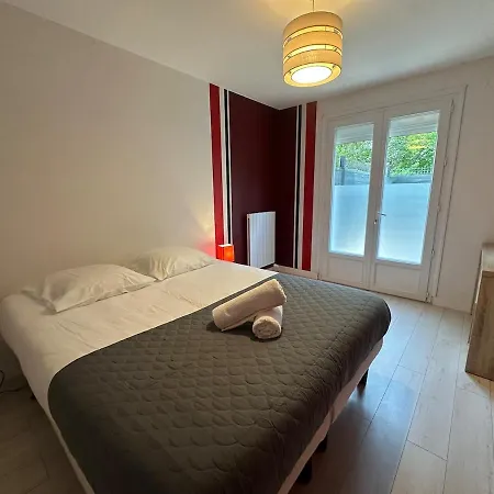 Villa 16 Personnes - Jacuzzi -wi-fi Netflix - Parking *