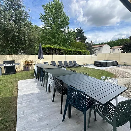 16 Personnes - Jacuzzi -wi-fi Netflix - Parking